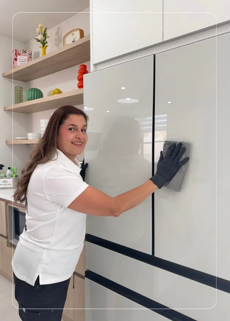 Professional cleaning service Brickell Miami — Harmony Clean team owner Arelys in action